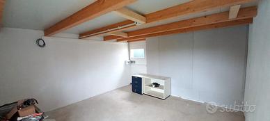 Magazzino/deposito con giardino indipendente