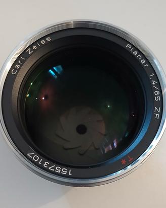 Zeiss ZF  Planar T* 85mm f/1.4 per nikon