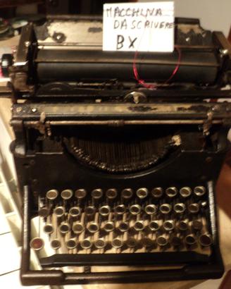 Macchina da scrivere depoca BX epoca meta 900