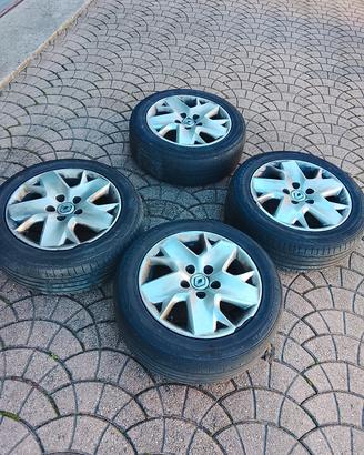 Cerchi 16"   5 bulloni