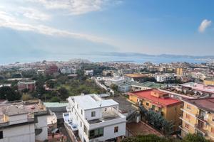 Pozzuoli alta, ampio appartamento panoramico