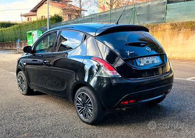LANCIA
YPSILON 1.2