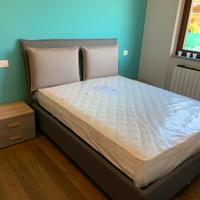 Letto matrimoniale con materasso come nuovo