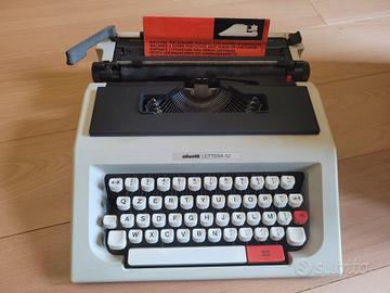 Macchina da scrivere Olivetti Lettera 52