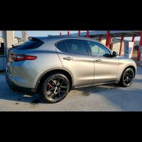 Alfa Stelvio  q4  2.2d  b-thec  2020