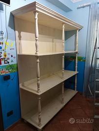 scaffale in legno shabby 