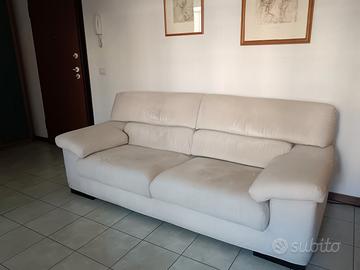 Divano 3 posti in tessuto lavabile