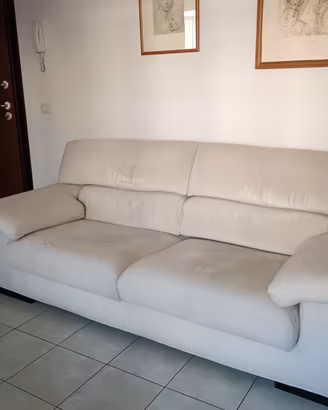 Divano 3 posti in tessuto lavabile
