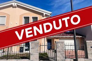 Villa di 163 m² con 4 locali e box auto doppio a O