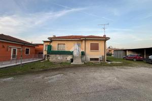 VILLA SINGOLA A VOLTA MANTOVANA