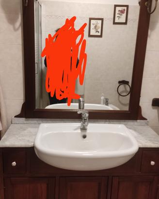 Mobile da bagno con accessori 