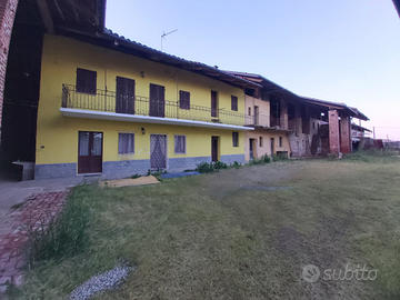 RUSTICO CASALE Zona Canavese