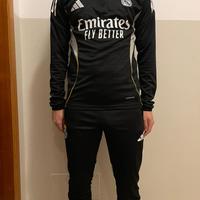 Tute real madrid taille M/L
