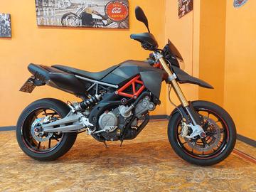 Aprilia Dorsoduro 750 Factory