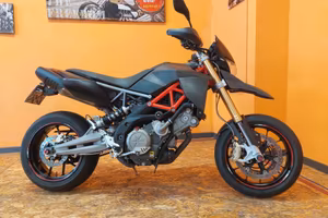 Aprilia Dorsoduro 750 Factory