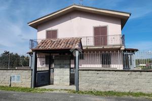 PORZIONE DI BIFAMILIARE A LABICO