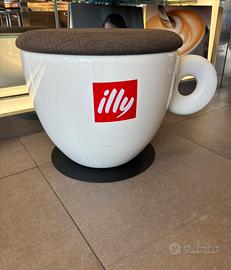 POLTRONA A FORMA DI TAZZA CAFFÈ ILLY