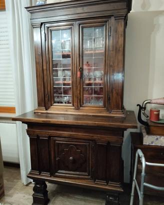 ARREDO SALA IN STILE MEDIEVALE