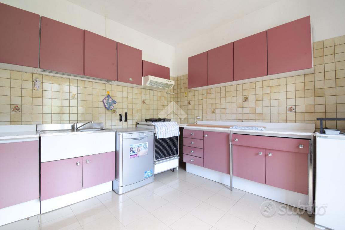 3 LOCALI A CHÂTILLON - Vista 3
