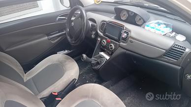 lancia y 1.3 multijet 