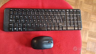 Tastiera e Mouse Wireless Logitech.