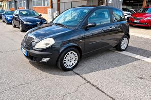 Lancia Ypsilon 1.2 16V Platino