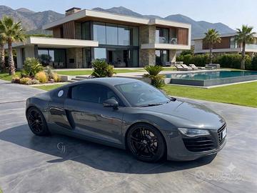 Audi r8 4.2 v8