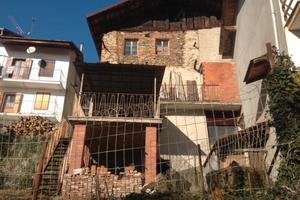 Casetta a schiera con giardino piu terreno