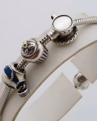 PANDORA BRACCIALE MOMENTS IN ARGENTO 925 +4 CHARMS