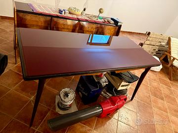 Mobili da salotto, tavolo in vetro con cassettiere