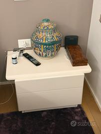 2 Comodini laccati bianchi