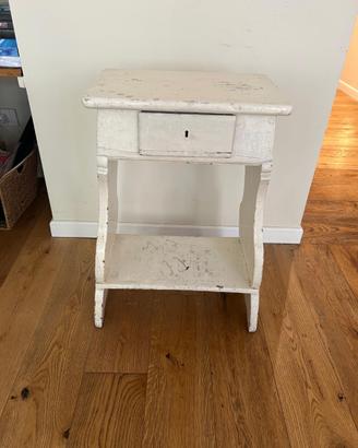 Comodino vintage shabby chic in legno con cassetto