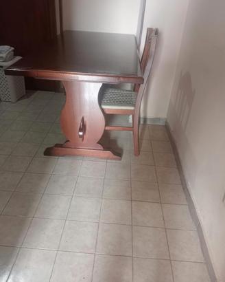 tavolo in legno massello