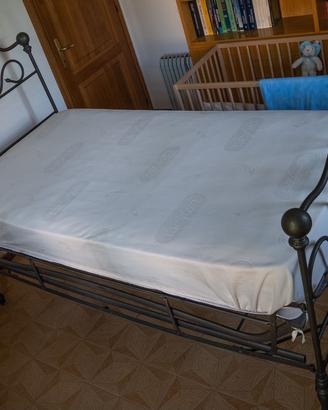 Letto di ottone con materasso