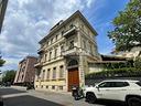 appartamento-di-pregio-in-villa-con-giardino-esclu