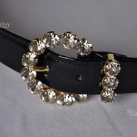 Cintura vernice nera e strass