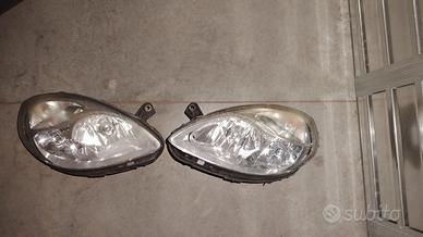 fari anteriori lancia Ypsilon 