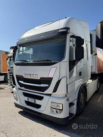 0637 TRATTORE STRADALE IVECO STRALIS 2017