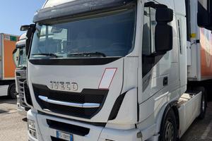 0637 TRATTORE STRADALE IVECO STRALIS 2017
