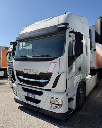 0637 TRATTORE STRADALE IVECO STRALIS 2017