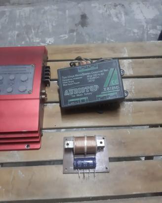 Sub woofer con due amplificatori e due casse