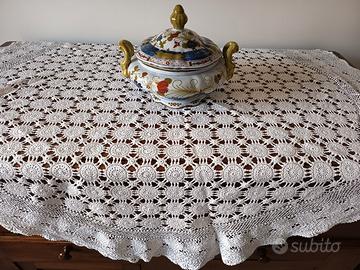 TAPPETO TAVOLO A UNCINETTO