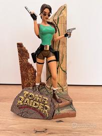 Tomb Raider Lara Croft action figure