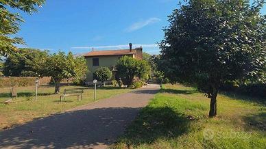 Villa di 250 m² con 5 locali e box auto doppio a C