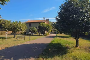 Villa di 250 m² con 5 locali e box auto doppio a C
