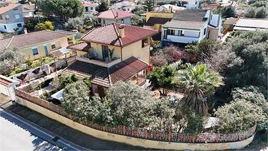 Villa su tre livelli