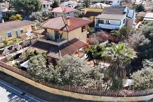 Villa su tre livelli