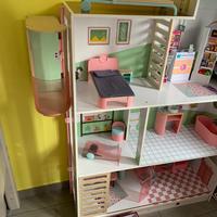 Casetta in legno delle Barbie