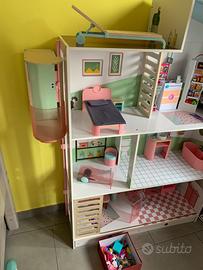 Casetta in legno delle Barbie