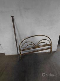 Testiera del letto in ottone